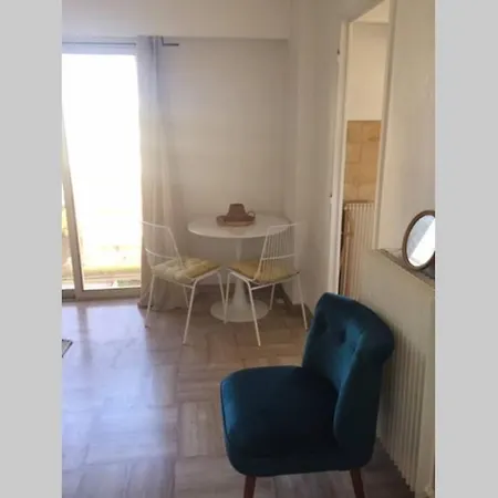 Studio Saint Laurent Du Var Διαμέρισμα